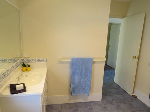 BlueWater Apartments - Tourism Search 22
