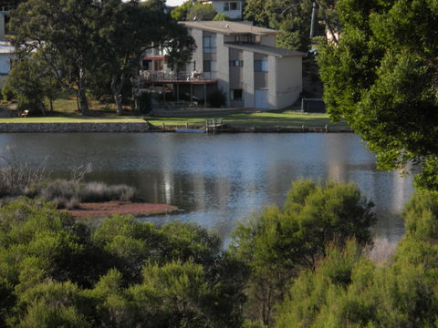 BlueWater Apartments - Tourism Search 8