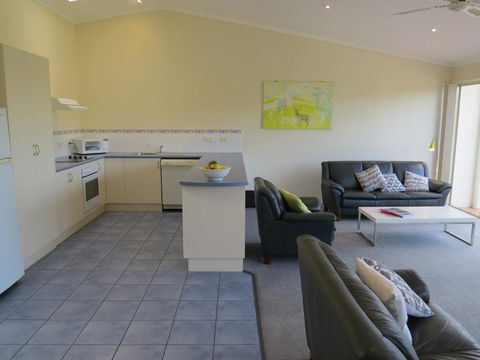 BlueWater Apartments - Tourism Search 27