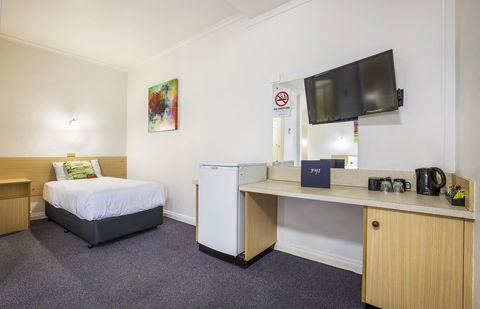 Boomerang Hotel - Tourism Search 1