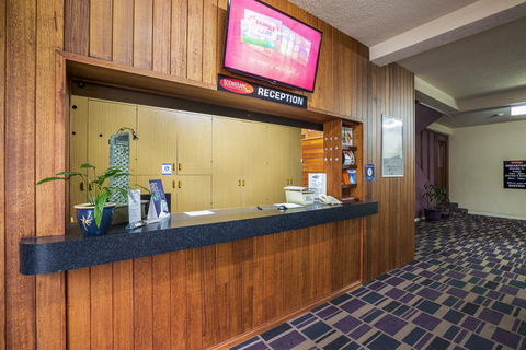 Boomerang Hotel - Tourism Search 9