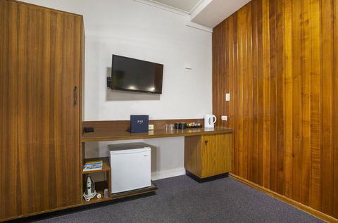 Boomerang Hotel - Tourism Search 18