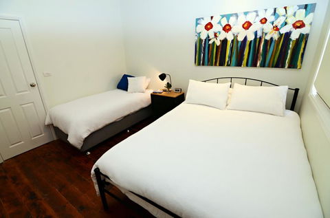 Thelma's Temora - Tourism Search 5