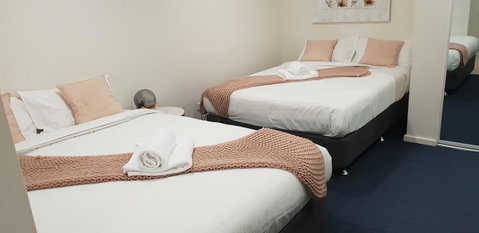 Carlton Suites - Tourism Search 12