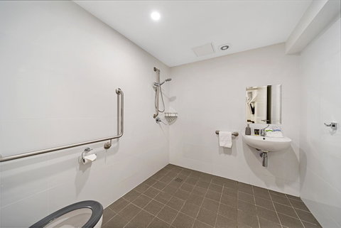 Carlton Suites - Tourism Search 5