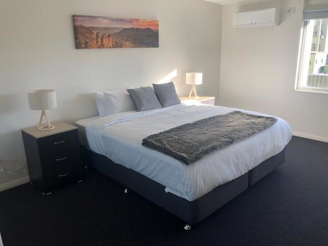 Carlton Suites - Tourism Search 1