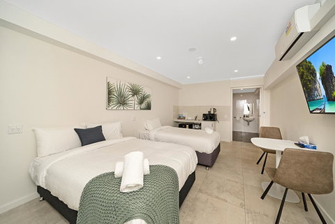 Carlton Suites - Tourism Search 0