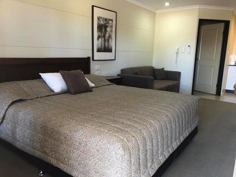 Balranald Club Motel - Tourism Search 8