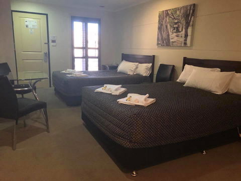 Balranald Club Motel - Tourism Search 0
