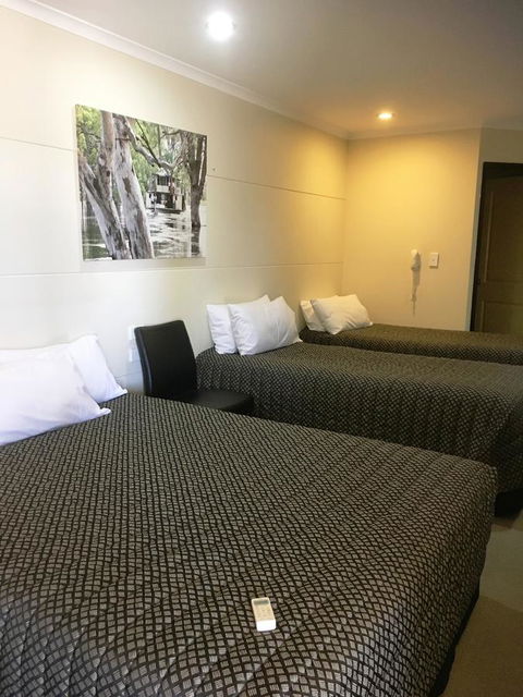 Balranald Club Motel - Tourism Search 16