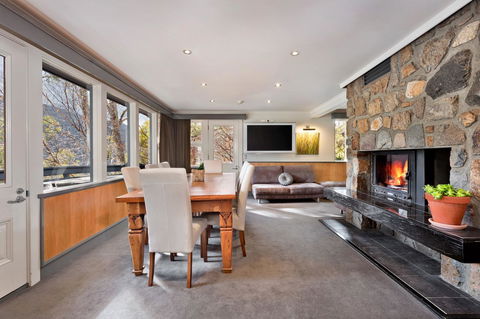 Pure Chalet Thredbo - Tourism Search 14
