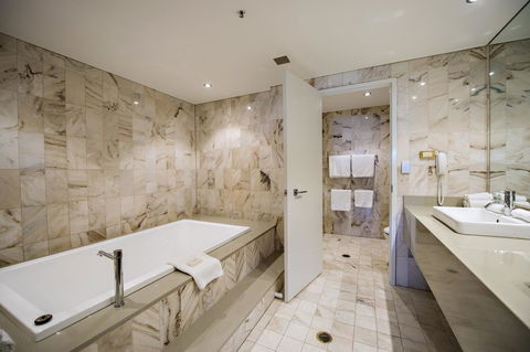 Hilton Darwin - Tourism Search 35