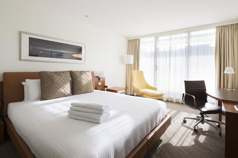 Novotel Canberra - Tourism Search 15