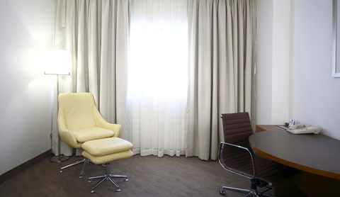 Novotel Canberra - Tourism Search 16