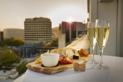 Novotel Canberra - Tourism Search 38