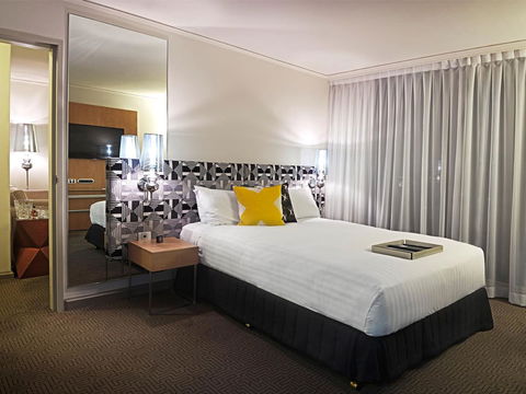 QT Canberra - Tourism Search 8