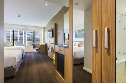 Crowne Plaza Canberra, An IHG Hotel - Tourism Search 23