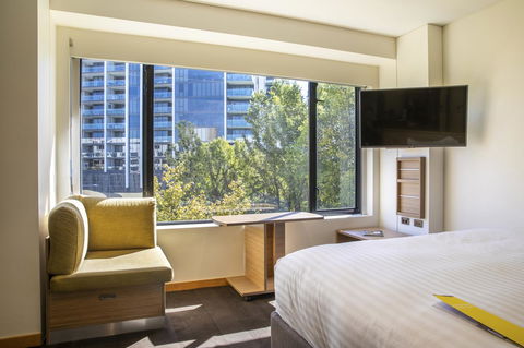 Crowne Plaza Canberra, An IHG Hotel - Tourism Search 14