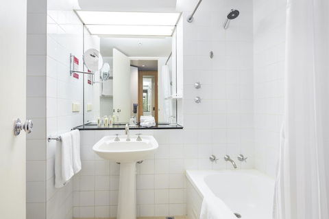 Crowne Plaza Canberra, An IHG Hotel - Tourism Search 26