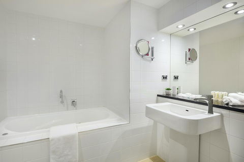Crowne Plaza Canberra, An IHG Hotel - Tourism Search 28