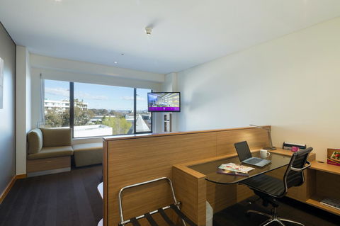 Crowne Plaza Canberra, An IHG Hotel - Tourism Search 15
