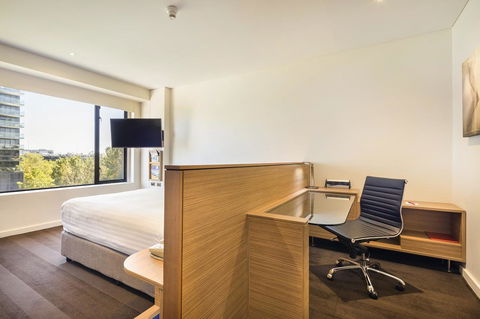 Crowne Plaza Canberra, An IHG Hotel - Tourism Search 34