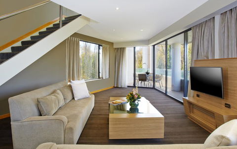 Crowne Plaza Canberra, An IHG Hotel - Tourism Search 38