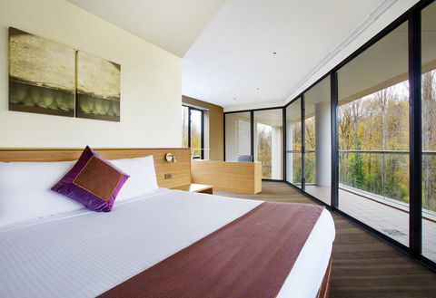 Crowne Plaza Canberra, An IHG Hotel - Tourism Search 43