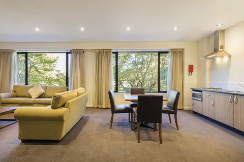 Crowne Plaza Canberra, An IHG Hotel - Tourism Search 35