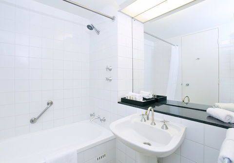 Crowne Plaza Canberra, An IHG Hotel - Tourism Search 25