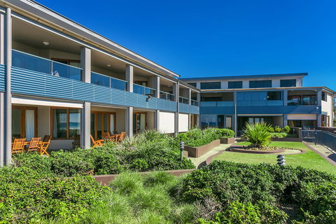 Lennox Holiday Apartments - Tourism Search 38