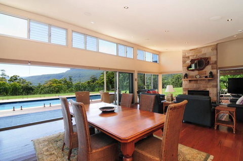 Bottlebrush Lodge - Great Views And A Pool! - Tourism Search 2