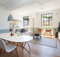 Boutique Sunlit Studio with Designer Furnishings - Tourism Search