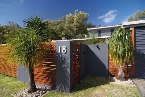 Bramston Beach - Luxury Holiday House - Tourism Search 2