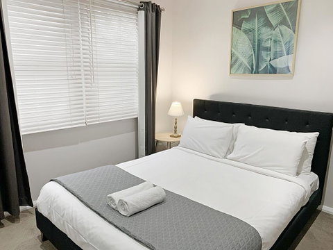 Bright 3-bedroom Apartment - Central Armidale - Tourism Search 3
