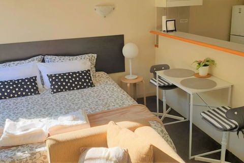 Brisbane City Resort Style Studio Waterfront Apartment - WINTER SPECIAL! - Tourism Search 2