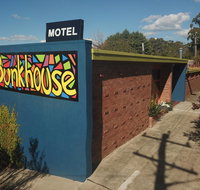 Bunkhouse Motel - Tourism Search