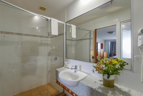 Burnett Riverside Hotel - Tourism Search 2