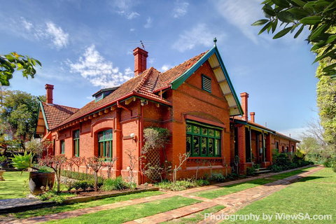 Buxton Manor - Tourism Search 0