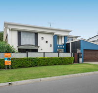 Campbell St 11 Moffat Beach - Tourism Search