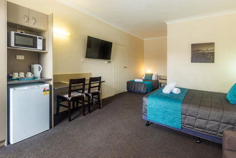 Caravilla Motor Inn - Tourism Search 1