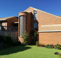 Castle stay at lakes entrance - Tourism Search