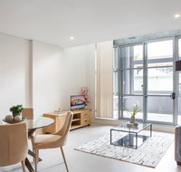 Central City Loft With Gym and Pool - Tourism Search