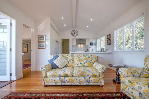 Central Cottage - Tourism Search 1