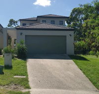 Central Gold Coast Large Modern Elevated House - Tourism Search