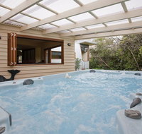 Charles Central Oasis 8 - Tourism Search