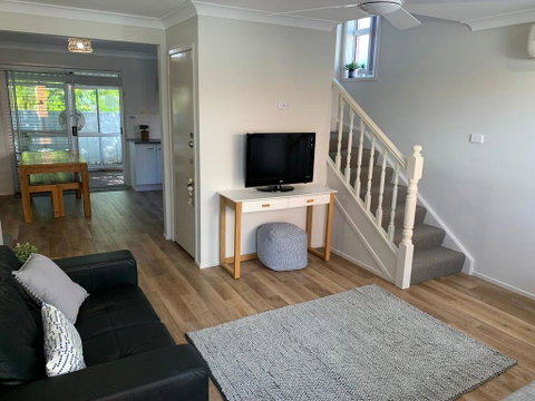 Chilli Reef At Fingal Bay - Tourism Search 0