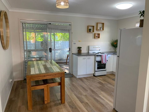 Chilli Reef At Fingal Bay - Tourism Search 3