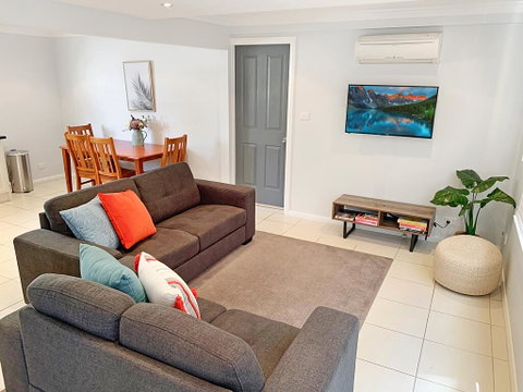 City Center - Modern 2-Bedroom Apartment - Tourism Search 0
