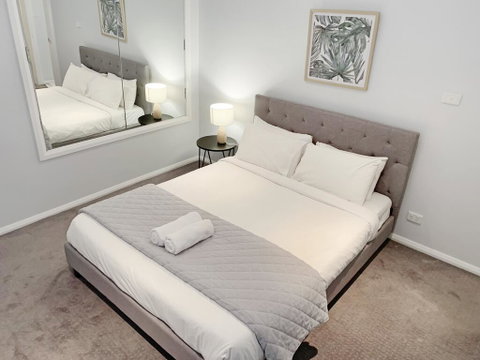 City Center - Modern 2-Bedroom Apartment - Tourism Search 1